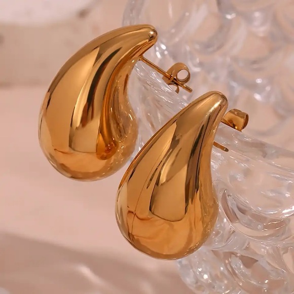 Water💧Drop Lightweight Earrings 18k Gold Plated PVD Stainless Steel - Picture 3 of 11